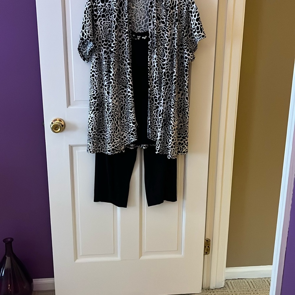 Black and White Print Top and Pants Set